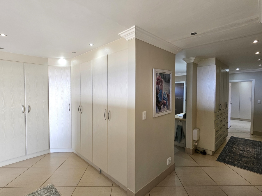 5 Bedroom Property for Sale in Wavecrest Eastern Cape
